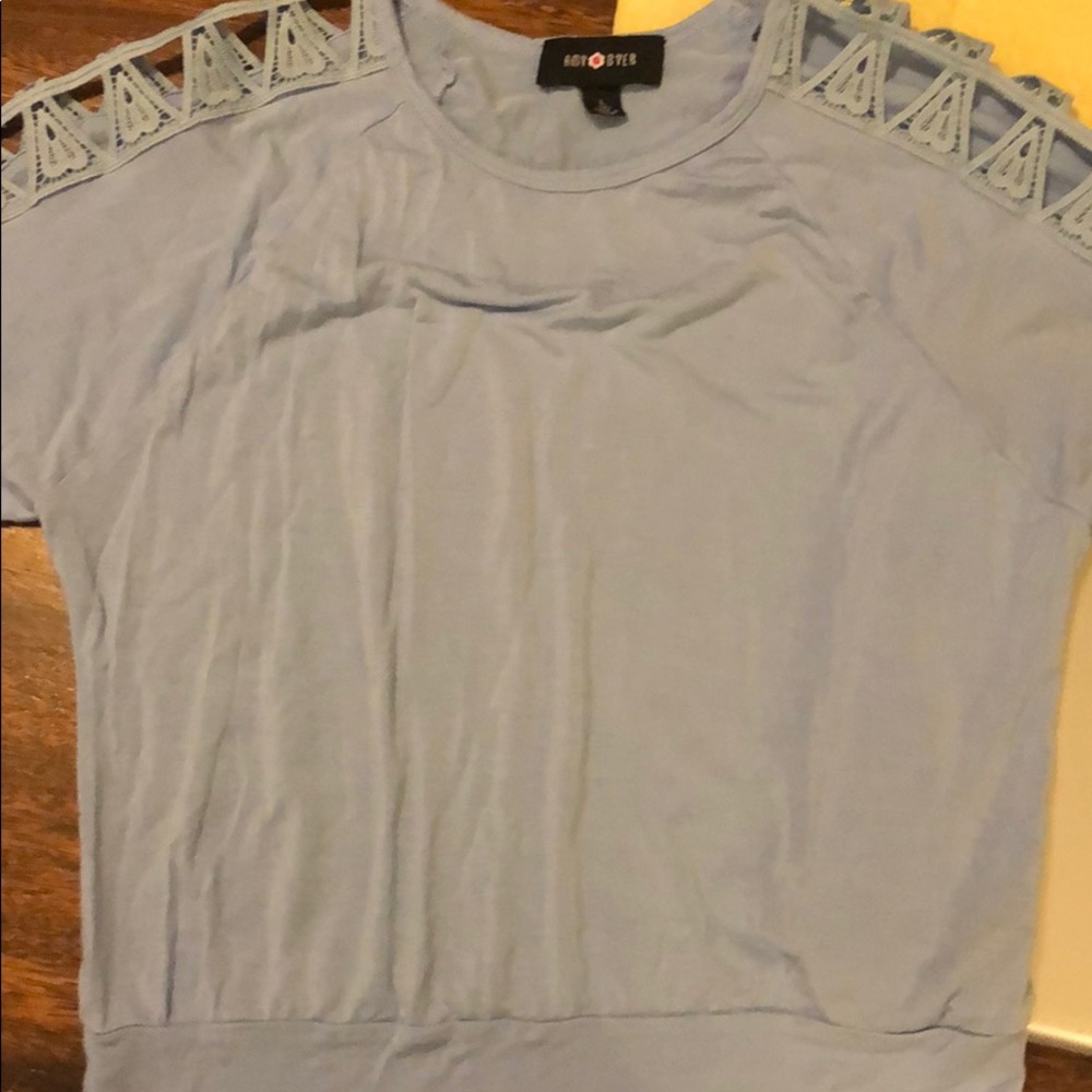 Girls embroidered sleeve shirt size L (14) blue